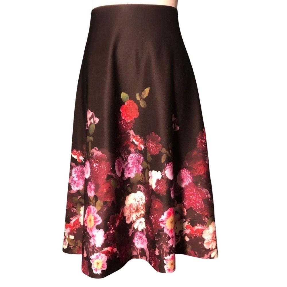 db , Elastic waist floral on a black background